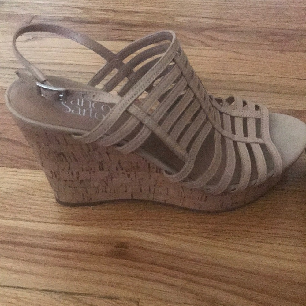 Nude wedges